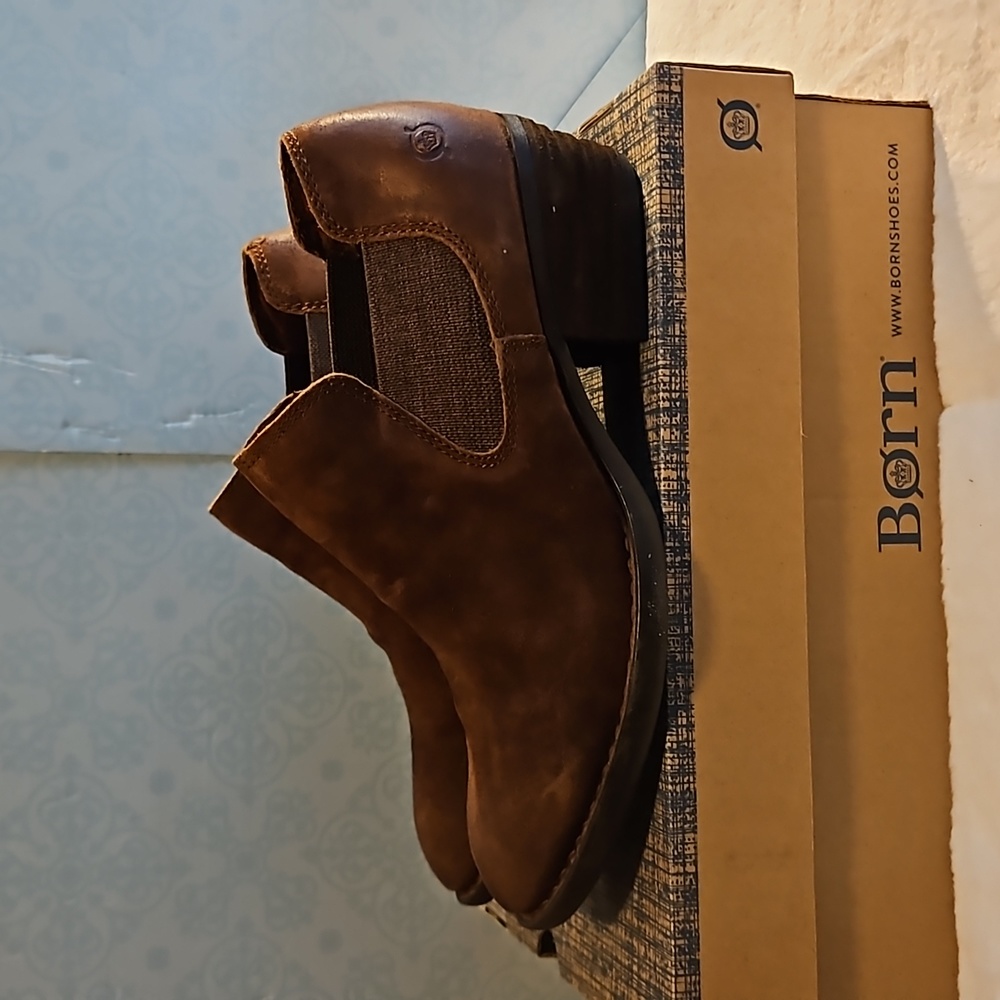 "Born" Suede 'Dallia'